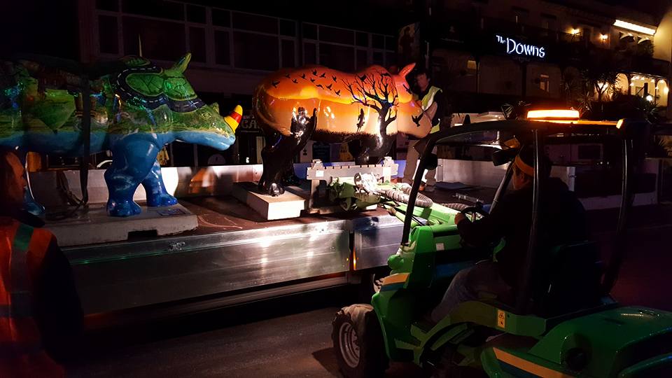 20 minutes late, but so looking forward to getting back to the rhino shed <a href="/PaigntonZoo/">Paignton Zoo</a> Thanks everyone it's been a blast! <a href="/GreatBigRhinos/">Great Big Rhinos</a>