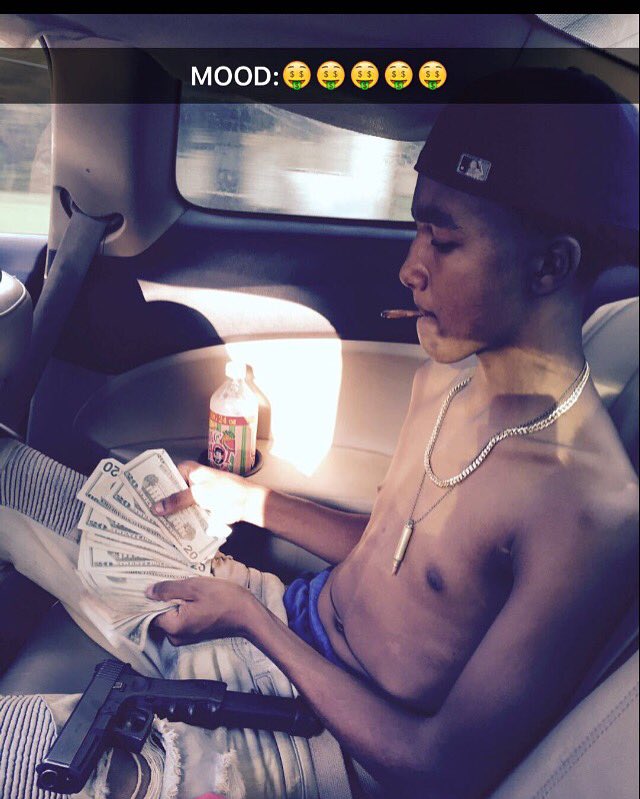 dj_cobii0017th's tweet photo. Mood:#flexlikeduke💙 we miss you breadboy🍞!! #freetheloafs https://t.co/IMNVs10JbE