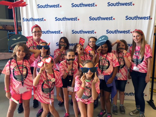 AirlinesDotOrg's tweet photo. Thanks @SouthwestAir for inspiring these young ladies to pursue careers in aviation! #GirlsInAviationDay #GIAD16 https://t.co/YmzPfTiQaJ https://t.co/PvhQUdD6qU
