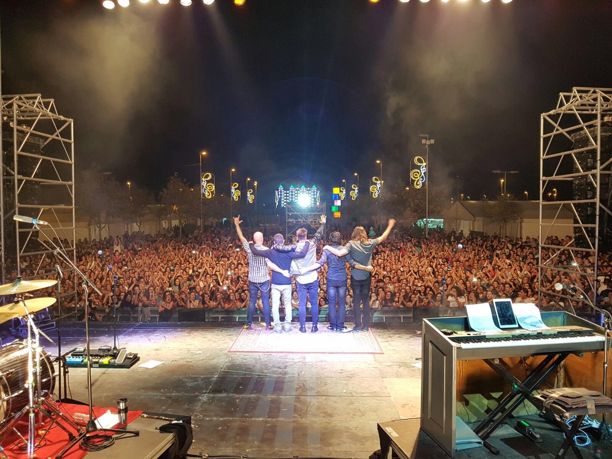 AntonioJSMazuec's tweet photo. Así te veías desde arriba Pilar de la Horadada. ¡¡Gracias por momentos y noches asi!! #TOURSENTID2PILARDELAHORADADA https://t.co/dyHLHeaMyp