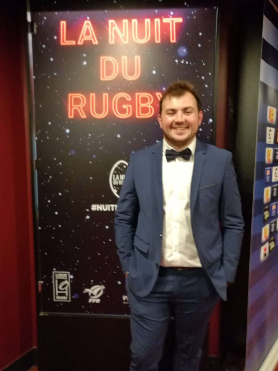 Varron's tweet photo. Amis de la twittosohère rugby, @tatamirugby a sorti son habit de lumière... #modelover #NuitduRugby https://t.co/BVFhUdRAT2