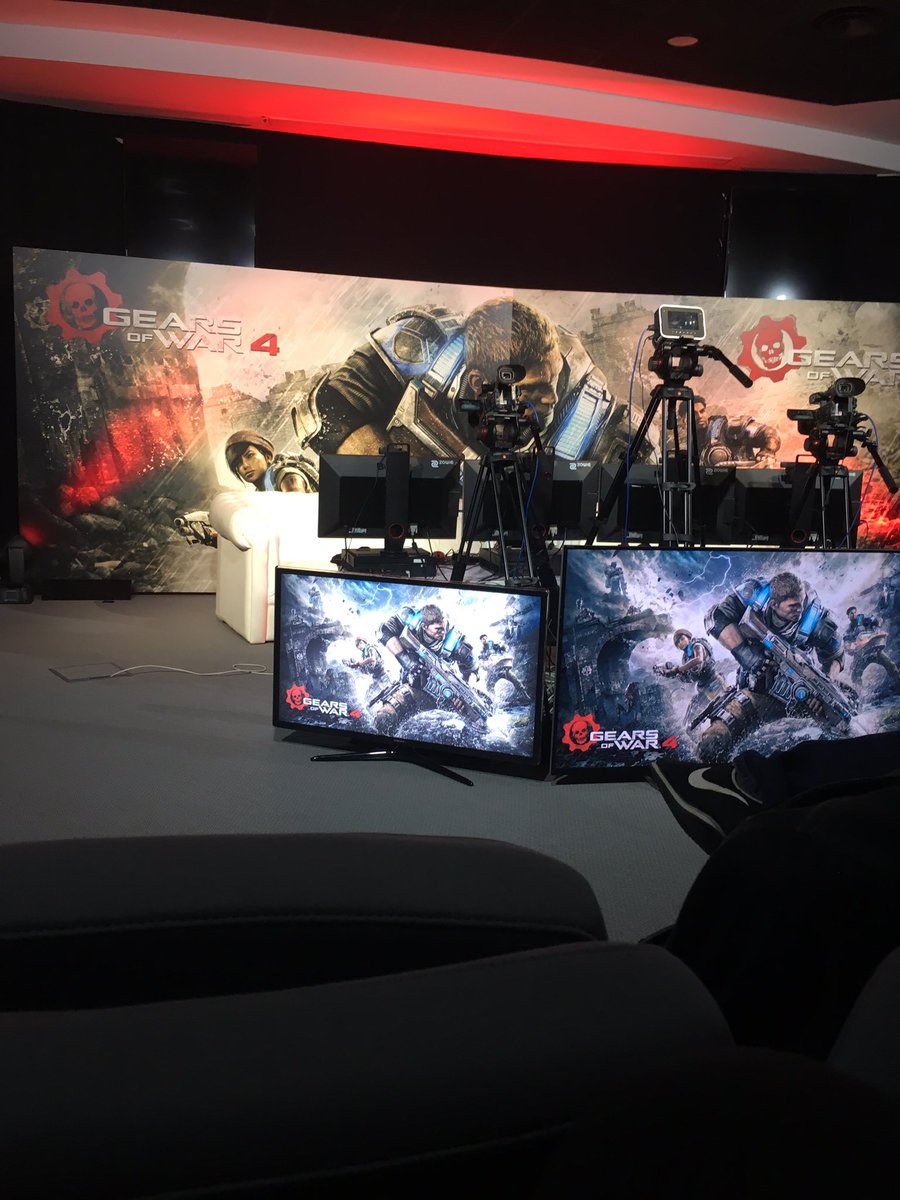 RomainMagnol's tweet photo. Chaud et en place @Millenium @WaRTeK @Zydar27 #GearsofWar4 #Gears4live https://t.co/zZzSHeR6i5