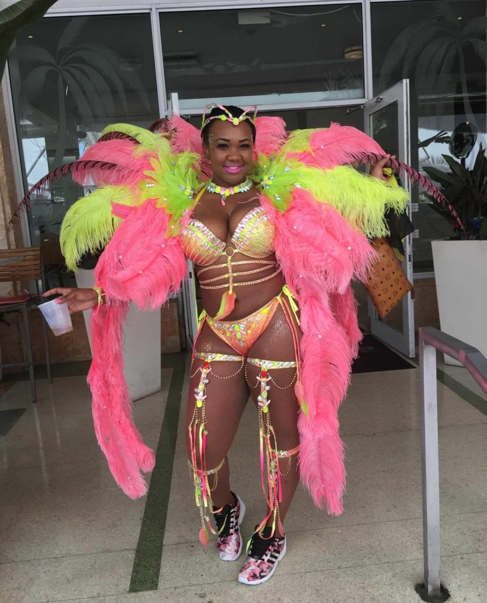 ViewsFrom876JA's tweet photo. 📍 Miami Carnival 2016 Highlights 

 #MiamiCarnival  #MiamiCarnival2016 #ViewsFrom876 #View876 https://t.co/6vAXB2wUTB