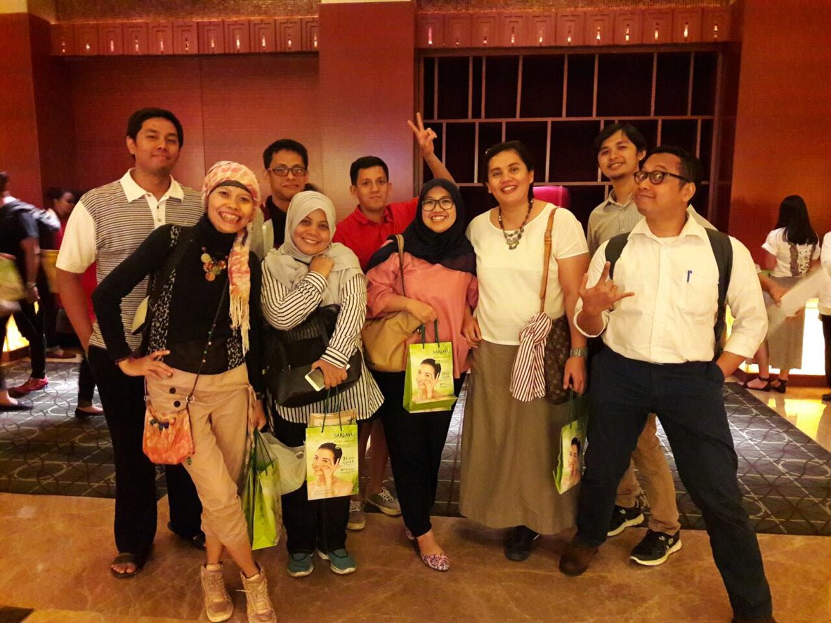 Keriaan di nobar #WLmovie #WonderfulLifeMovie malam ini. Mas <a href="/dbrahmantyo/">ꦢꦤꦱ꧀ꦩꦺꦴꦫꦺꦴ ꦧ꧀ꦫꦃꦩꦤ꧀ꦠ꧀ꦪꦺꦴ 🍉🇵🇸</a> gayanyaaaa.. 😂😂😂