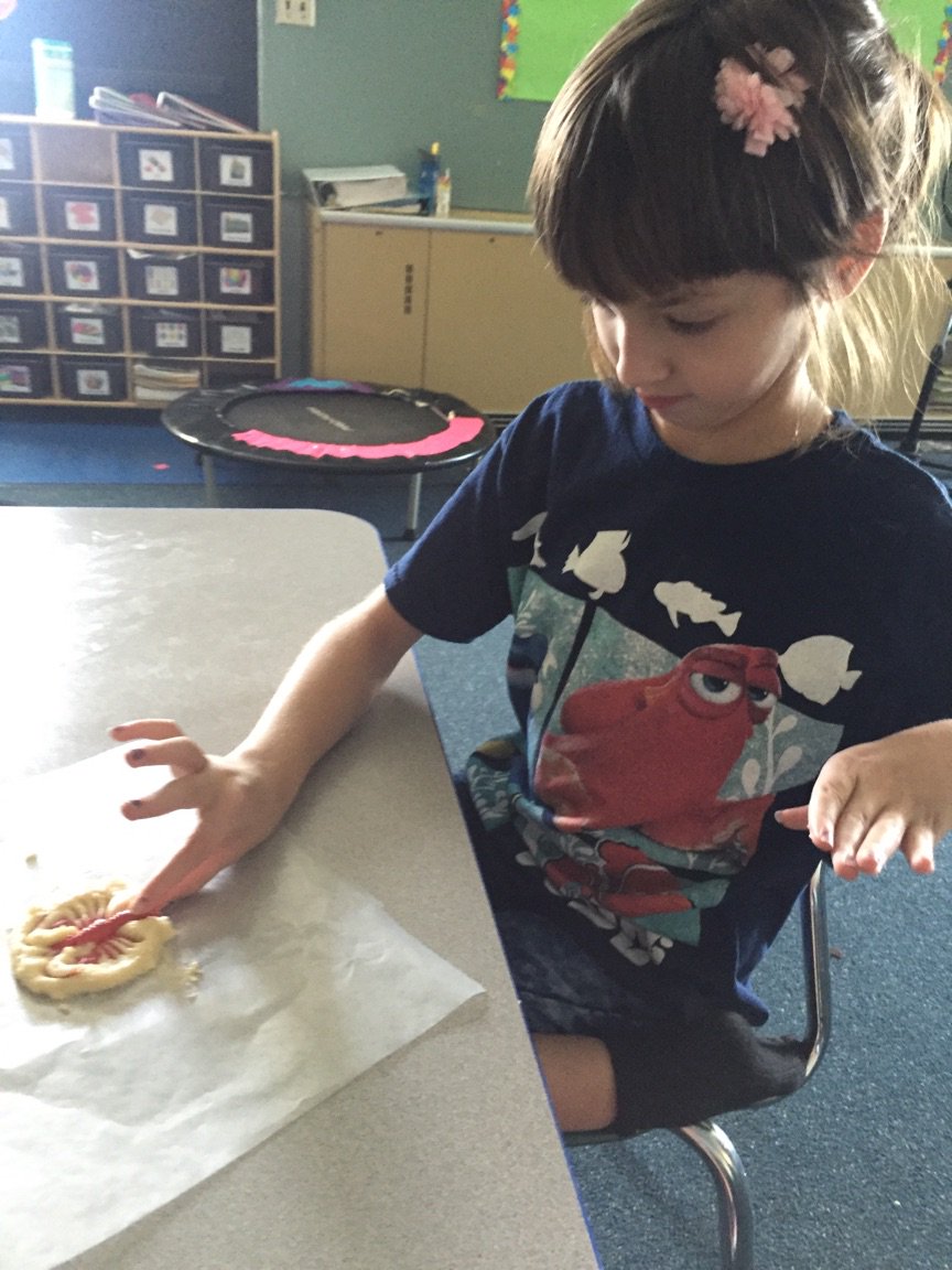 STEPSAcademyCLE's tweet photo. Learning Through exploring our senses! #STEPSAcademyCLE #Autism #Autismpotential https://t.co/ptdICZXixc