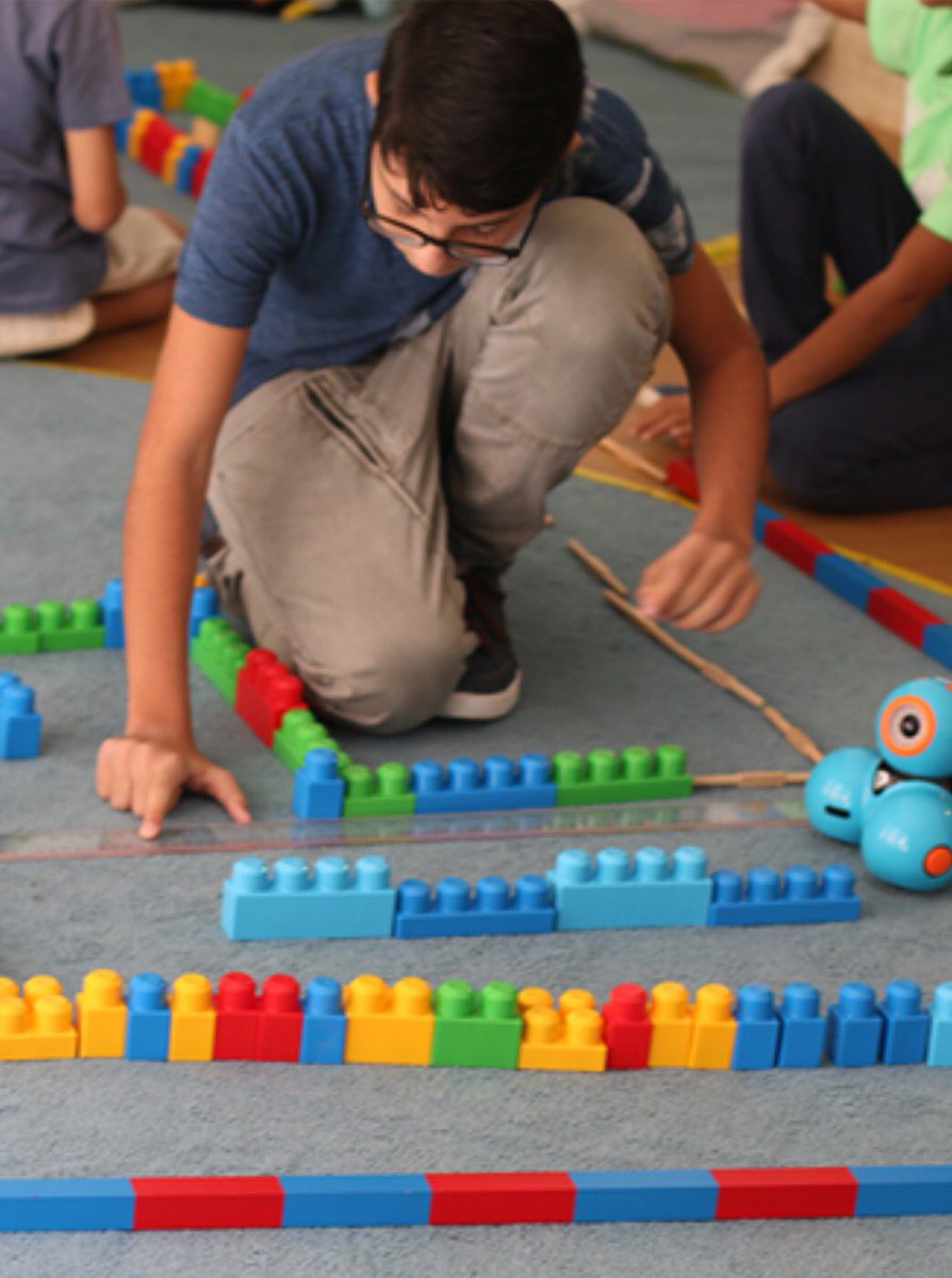 kcoderz's tweet image. Building a maze is easy, coding a robot to go through it needs persistence #kcoders #saudi #kids @WonderWorkshop