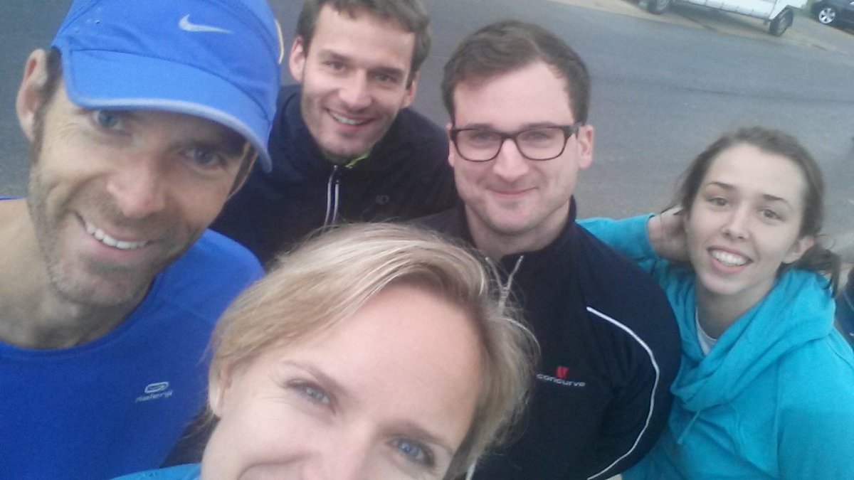 NathVermassen's tweet photo. De eerste Mofit-groepsjogging is een feit!! @mobius_eu @LoQutus_be @Solventure_eu  met @Ellenvnc @SavenbergPieter @niekstarr #AndyCole https://t.co/cGcB6ssk3d
