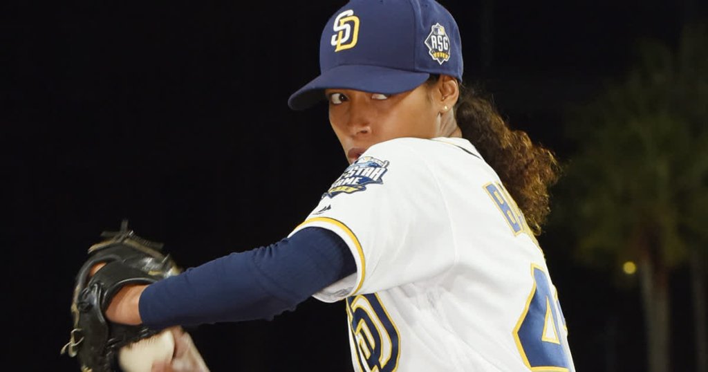 DillonTheMascot's tweet photo. The new #series featuring a woman who makes it in the #majors is also for non-commital #baseball #fans. [@vulture]
https://t.co/zdEMtmowJh https://t.co/8zSu1G1jLx