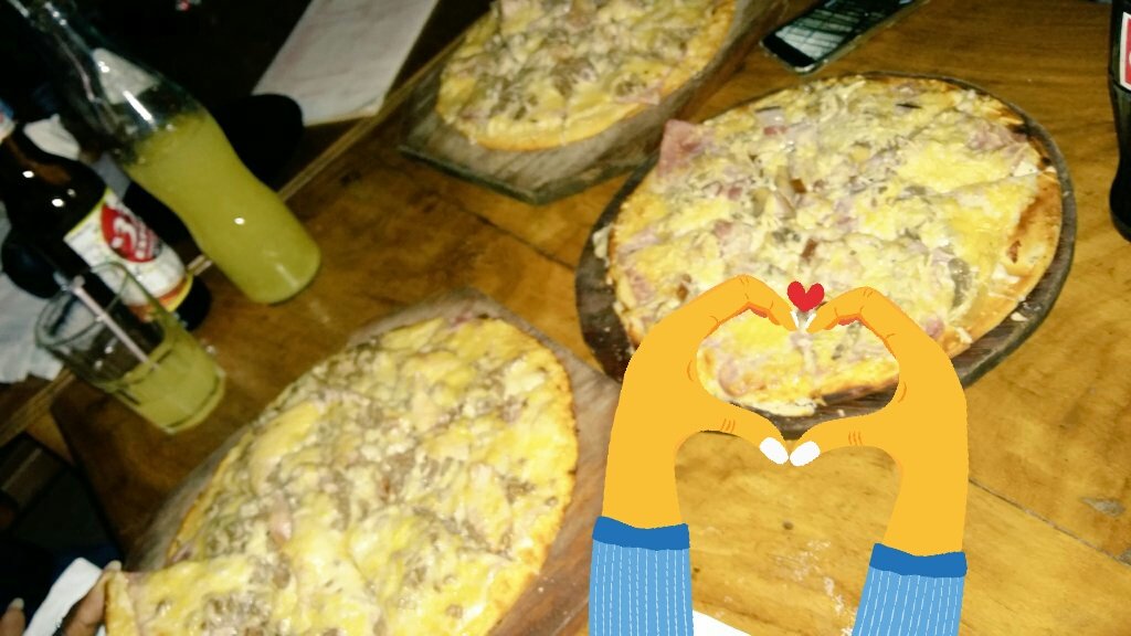 constyB007's tweet photo. Hello au menu ce soir #Pizza #allamericans #xoxo @douskato https://t.co/mHwNXPyBG7