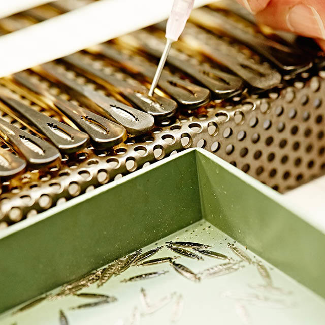 oliverpeoples's tweet photo. Each metal logo plaque is hand laid into to the milled temple tip | #workingopticians #bts https://t.co/nGIQjkTgWG
