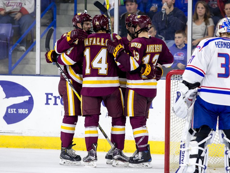 UMDBulldogs's tweet photo. .@UMDMensHockey Climb to No. 4 in https://t.co/Xatd1G66zC Poll; Will Host No. 5 Notre Dame This Weekend. https://t.co/nwpzhwcxMQ https://t.co/bIsJ0XM0Jf