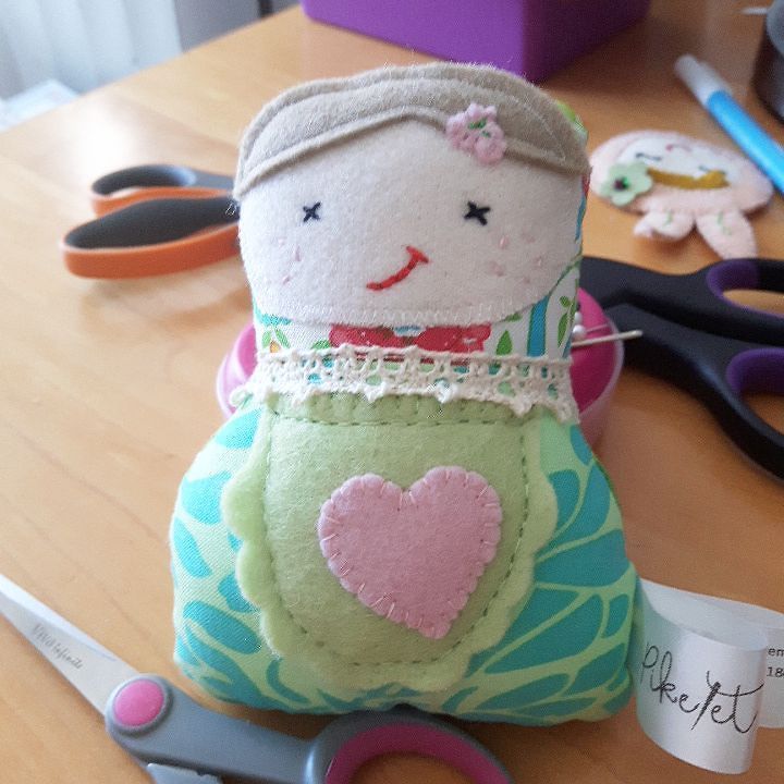 jenmoffatwriter's tweet photo. A sweet Babushka for a little Bub. .
.
.
#pikeletworkshop #makeologist #handmadedoll #clot… https://t.co/32ypuZPVMI https://t.co/pBiXTxdIG2