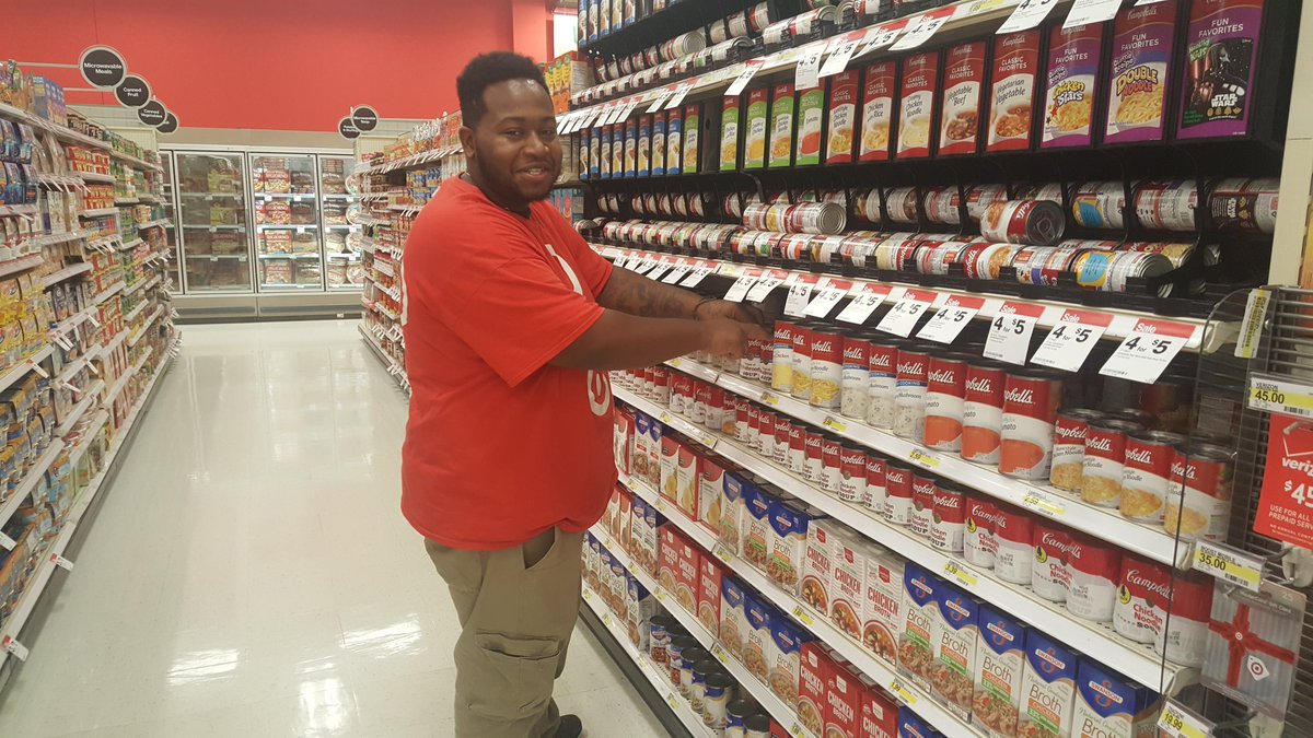 18Emtz's tweet photo. Rocking it out today @T1460!!
#SoftlinesBrandDetail #LeadershipAdAudit #HardlinesZoneRecovery
#ShoeGameOnPoint 
#LODLikeABoss https://t.co/mz1RP8GjnZ