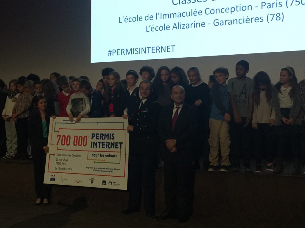Remise du 700.000 ème permis internet par Jacques de Peretti#prevention