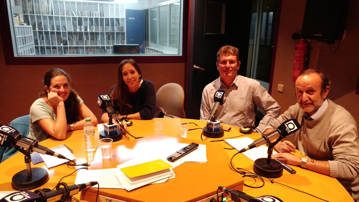 RadiolotEsports's tweet photo. 🔊 Comencem el #TercerTemps especial @CPAOLOT amb expresidents i expatinadores del club! 
📻 98.1FM
💻 https://t.co/gLVTtAgkmy
📱 app RO https://t.co/FVLETsrBdU