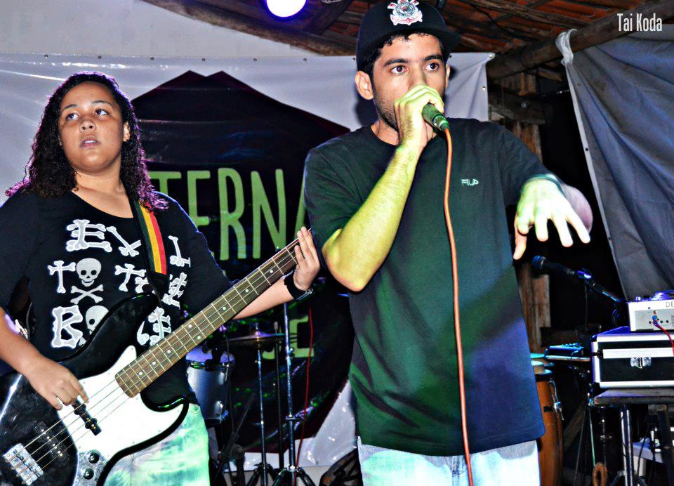 BandaLincolnJr's tweet photo. #SegundaDetremuraSDV ALTERNATIVE-SE: Além de autorais uma homenagem ao Chorão, dedicando o show ao mesmo e cantando @cbjroficial #EquipeLJ https://t.co/CtRdKX0BCH