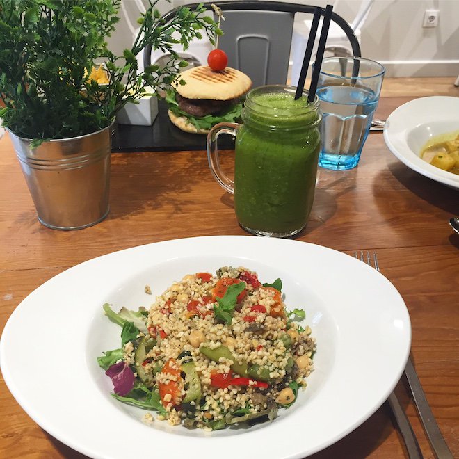 bcncoolhunter's tweet photo. Nuevo rincón con encanto para darse una pausa y comer sano #cafeytapas con nueva carta más healthy https://t.co/yZQybiFlhM @CAFEYTAPAS https://t.co/prJTdYyRrG