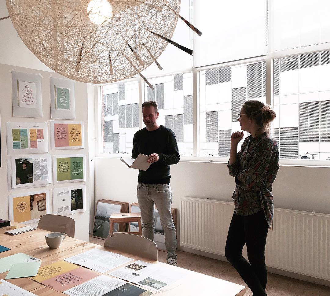 studiocapaz's tweet photo. Cooking a book @studiocapaz #bookdesign #designstudio #mondaymorning #branding https://t.co/BfTIFv37SL