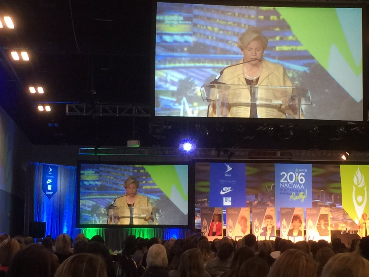 Thanks <a href="/joancronan/">Joan Cronan</a> for sharing memories of <a href="/patsummitt/">Pat Summitt</a>. Lady Vols rock (and yes I am a Gator)! #NACWAA16 <a href="/GofortheGreens/">GofortheGreens</a>
