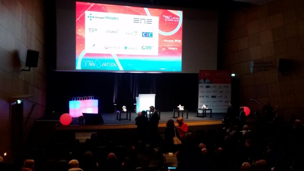 SarahTekhil's tweet photo. Découverte des victoires de l'innovation à l'ENS #VICI2016 https://t.co/Lb08bzdQR8