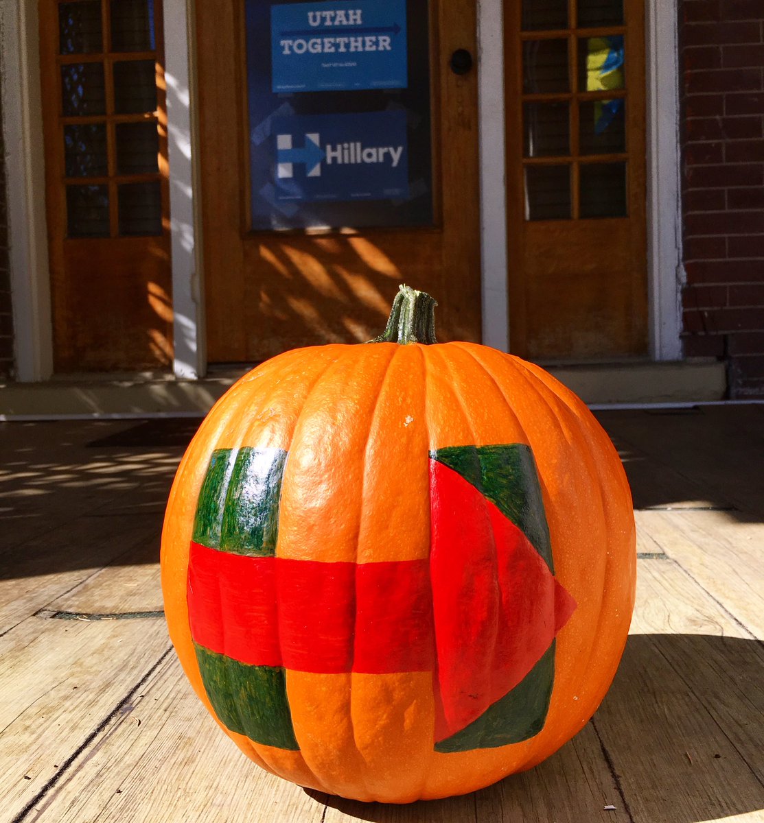 Kate_Kelly_Esq's tweet photo. Nothing spookier than a @realDonaldTrump presidency 🎃🇺🇸👻 #ImWithHer @HillaryClinton 🎉💁🚺 #TheFutureIsFemale #UtahTogether https://t.co/Ugu7nswuPM