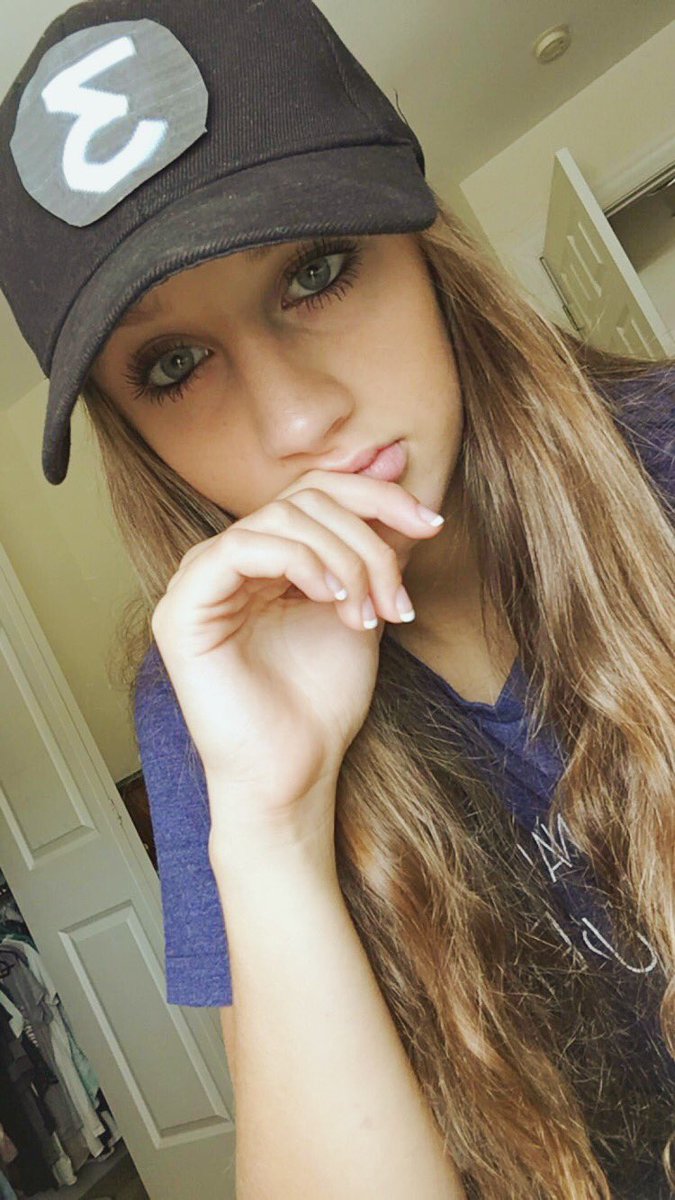 madzchristopher's tweet photo. Wear your halo like a hat, that's like the latest fashion https://t.co/tJSU0IEr3l
