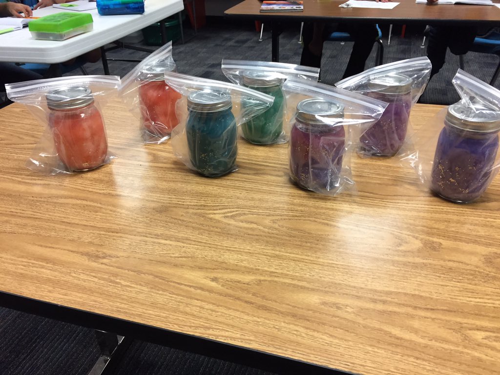 ClassofClark's tweet photo. We've got nebulas in the bag(and jar)! @HutsellHornets #katyisdgt #starnebula https://t.co/NQwx9NsDRS