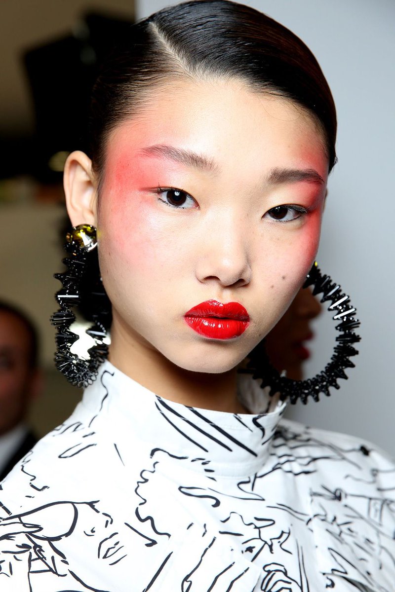 hellostylists's tweet photo. It's time to #havealook in the #makeup #TOPtrends presented at #PFW #SS2017.  
https://t.co/8scZ9iFxJj
#beautylooks #hellostylists #LIVEsoon https://t.co/cu2UuqbBZS