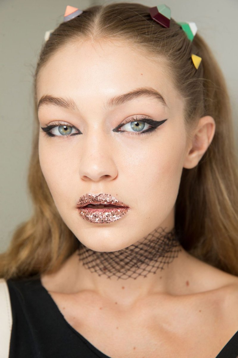 hellostylists's tweet photo. It's time to #havealook in the #makeup #TOPtrends presented at #PFW #SS2017.  
https://t.co/8scZ9iFxJj
#beautylooks #hellostylists #LIVEsoon https://t.co/cu2UuqbBZS