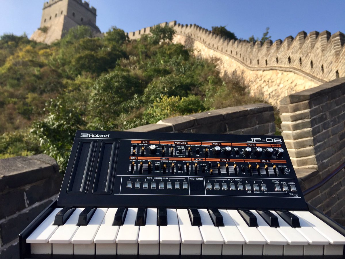 thehalonchris's tweet photo. From @joewolfemusic #roland #jupiter #jo08 #thegreatwall #china #rolandboutique https://t.co/MQd7n0EjLO