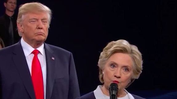 funder's tweet photo. This is the moment @HillaryClinton should have popped some Tic-Tacs out of her pocket. #debate  #imwithher https://t.co/LqQaz0cQKx