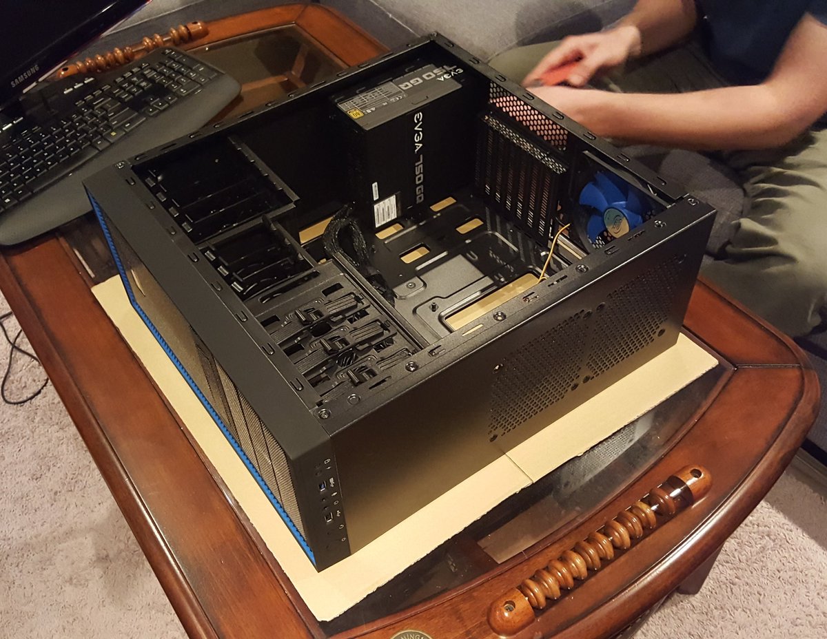 NorthernZoot's tweet photo. And so it begins. #PCBuild2016 https://t.co/orrwYw68ch