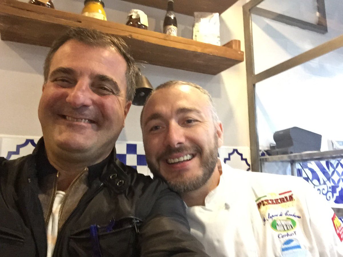 Andrea_Radic's tweet photo. #medcookingcongress apre a Napoli con una degustazione di pizze dei grandi interpreti da Napoli,Milano e Parigi da @GourmetVesi https://t.co/sBlKdfhE21