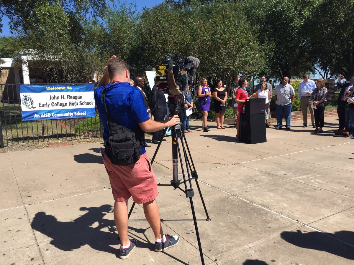cbaez3's tweet photo. Too many awesome folks & orgs to tag & thank that are supporting the community schools initiative in central Texas! #AISDproud #csrising https://t.co/y6ep3zQ3kL