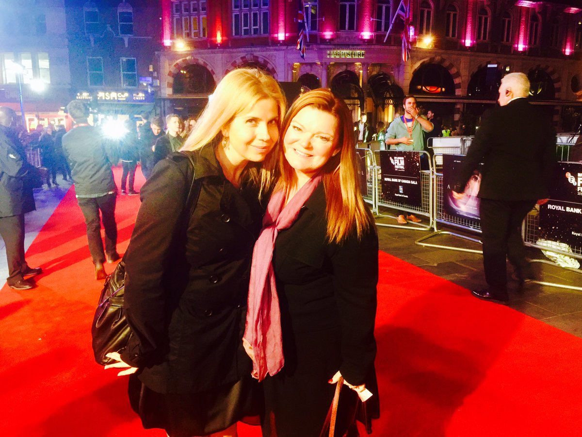 queenbeedeborah's tweet photo. #arrivalmovie #BFILondonFilmFestival2016 #redcarpet @JackieDWithey @wetzebramedia Film Fun with friends ! https://t.co/Qde92FbIVd