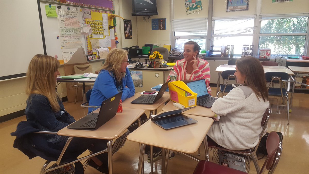 cradwilson's tweet photo. Great informational literacy session with @FTSELASup #ftsedcamp1010 can't wait to teach students to adopt a #questioningstance @KyleneBeers https://t.co/WARssWzYWK