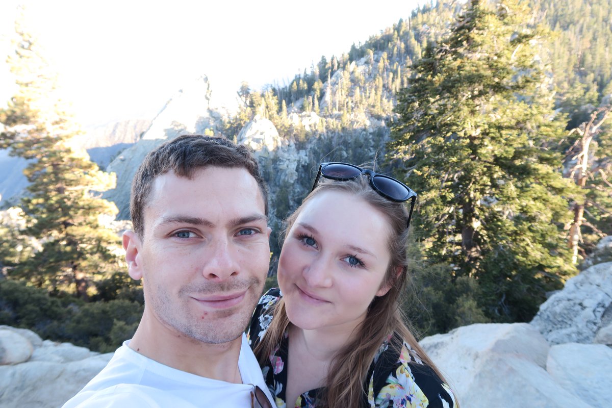 VlogsMonday tweet picture