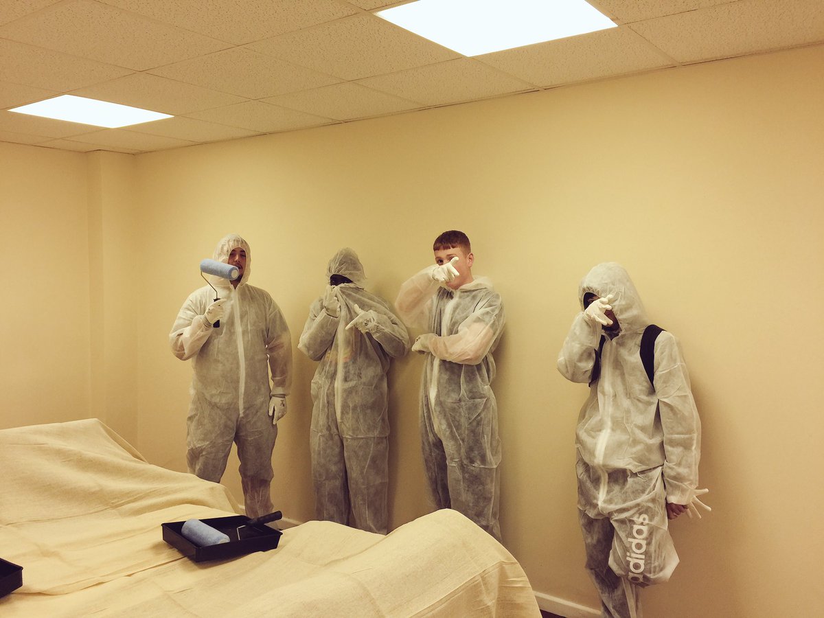 HITZCarrington's tweet photo. #Great @HITZRugby today #Regenerating our #LearningFacilities Thanks @Your_Housing @BellGroupUK #WorkExperience https://t.co/Xgd2WbpnPI
