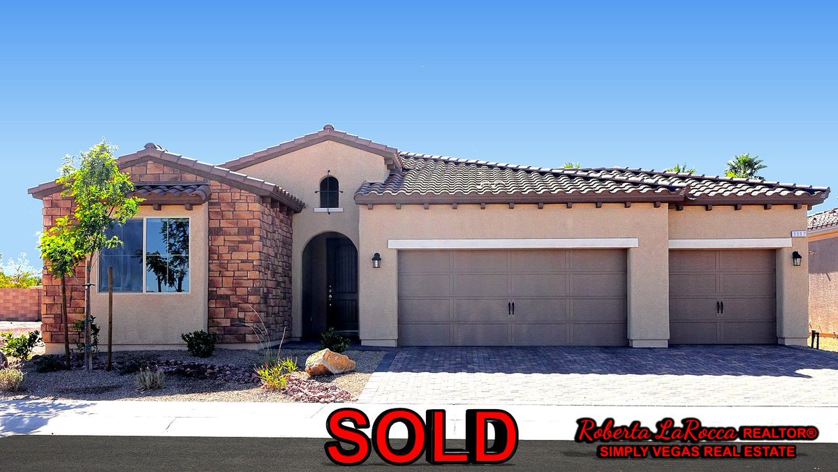 LVHomes's tweet photo. #NewHome #GuardGated #TuscanyVillage #LasVegas no snowy cold winter for former Chicago couple. 1st of 3 built for my clients. #realestate https://t.co/Olqfbd5els