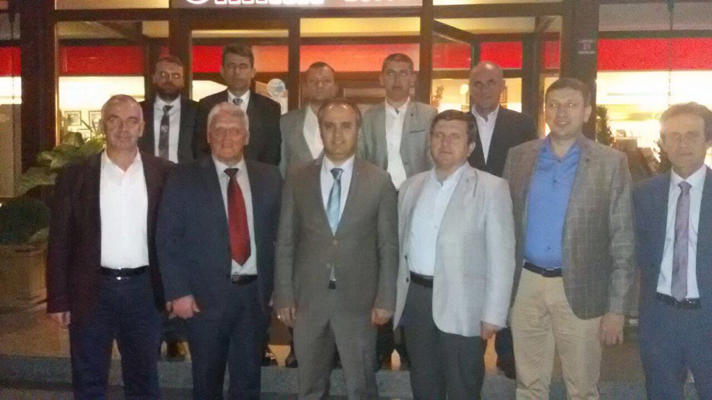 Alinuraktas70's tweet photo. Sancak/Tutin https://t.co/BvLNd3XpbO heyetini ekibimizle karşıladık.Yarın Bld.ve Tic.Odası ile görüşmeler yapacaklar https://t.co/ZtpYGU39a1