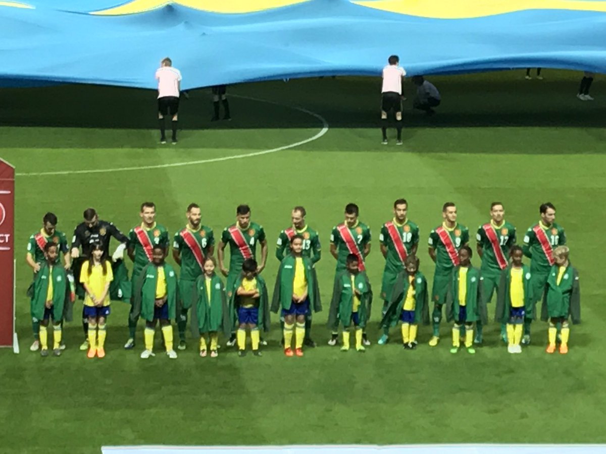 Ekwall's tweet photo. Snyggt av bulgariska spelarna när knattarna frös https://t.co/4i52GZMwsw