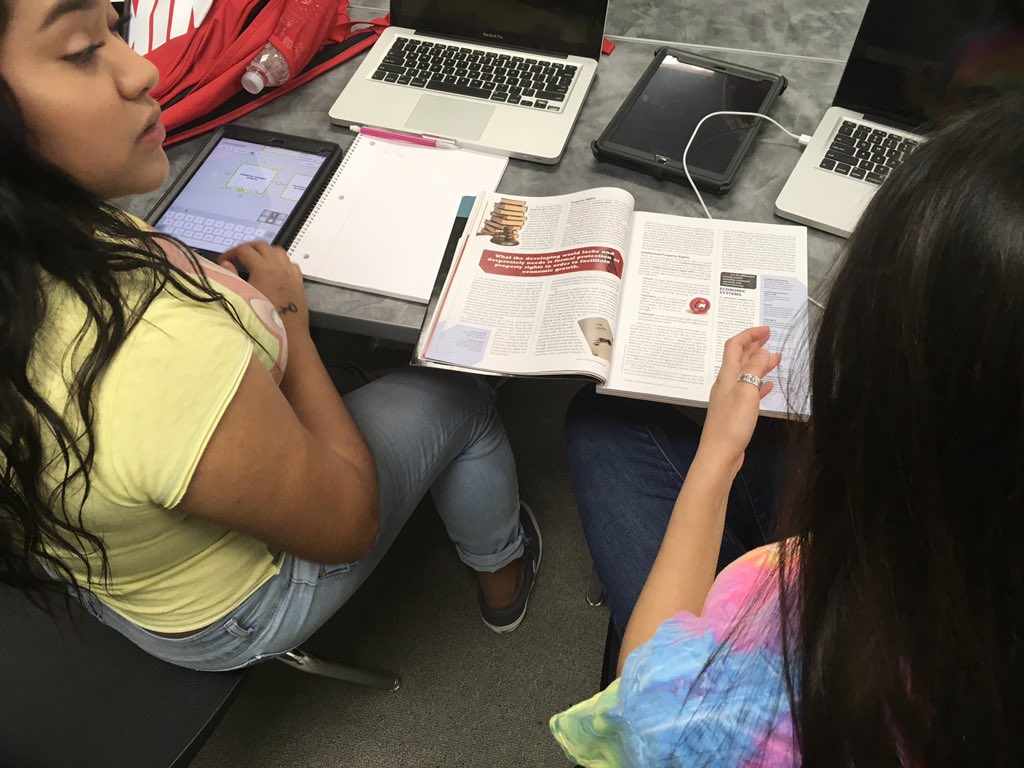 EdTechMason's tweet photo. More blended learning in action by @NFHS_Rangers students using @poppletny to organize information. #edtech #ipadED #GISDReady #nfhsREADY https://t.co/xojGtzEXeO