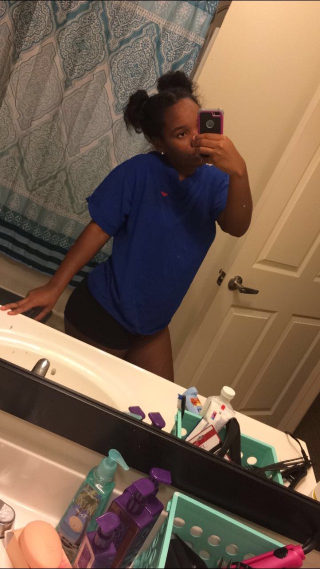 YouLoveTeeKay's tweet photo. Got my twitter back 💙 it's been a year and some months 💀 I've been on @___teekaaay https://t.co/IUMNk3Kpjg