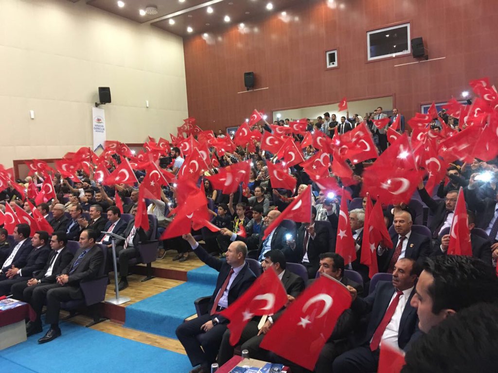 Bu özel gecede şehitlerimiz dualarla yâd edildi. 15 Temmuz şehitlerimizi rahmet ve minnetle anıyoruz.