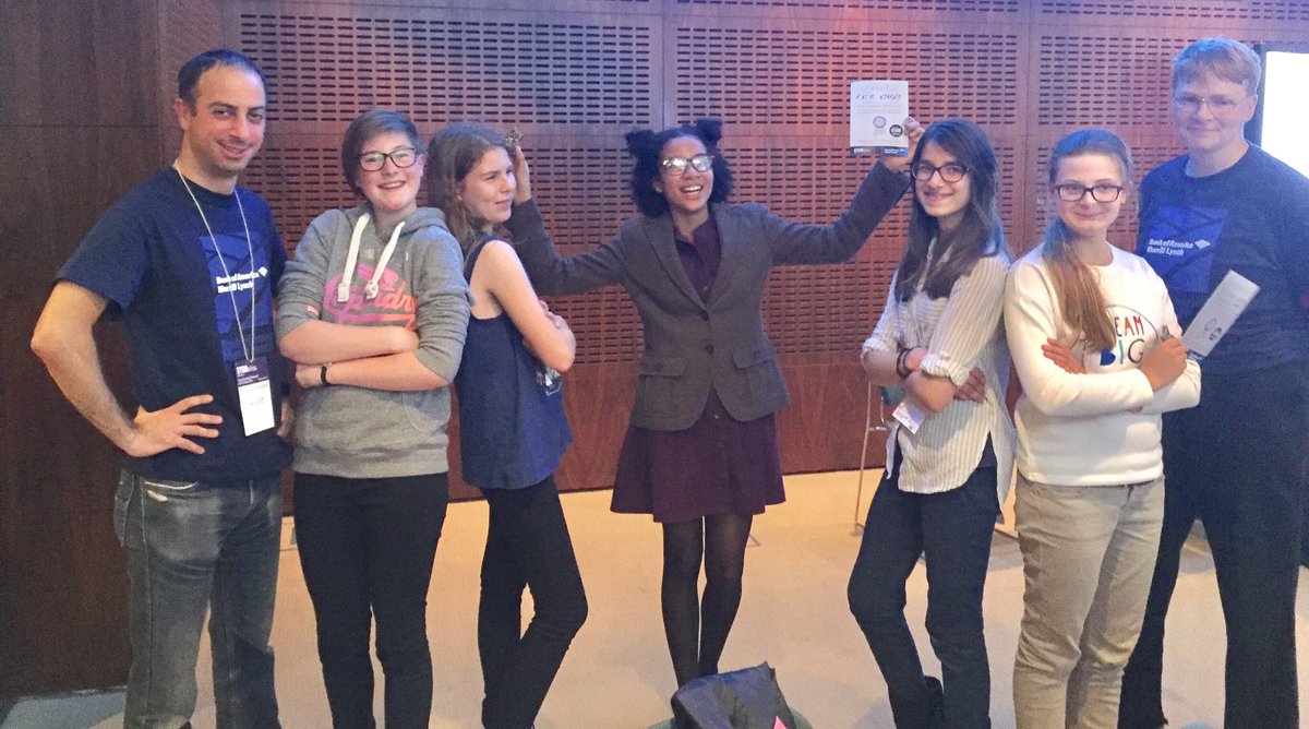 claudeschneider's tweet image. Very proud of the people&apos;s choice winning team @beleafofficial with their @amyjccuddy power poses @Stemettes #foodcodewknd #thisgirlcan