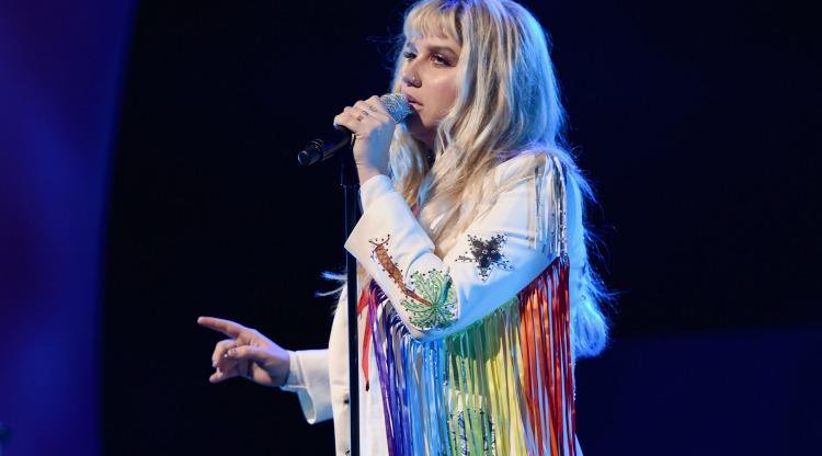 iHeartRadio's tweet photo. The only thing getting us through Monday is @KeshaRose covering @NickJonas 😍 Watch: https://t.co/SI7YkTdY09 https://t.co/wjYiVBj3c3