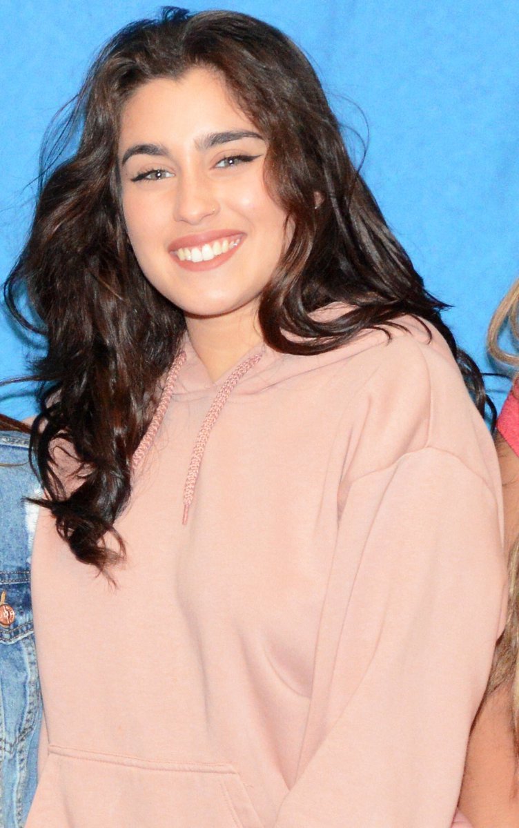 makiwaarii's tweet photo. 100 RTS = 100 VOTES 
(RT for hoodie Lauren🙈)

@FifthHarmony
Collaboration Of The Year
#AMAs https://t.co/V8j2lWjtGH