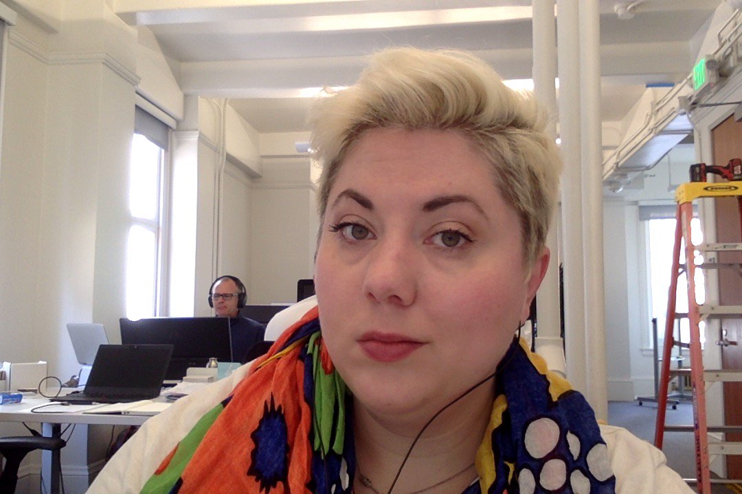 mostlymartha's tweet image. White tee and “no makeup” makeup. As @redsonika said: I’m undercover. #deskselfie #featuringjohn