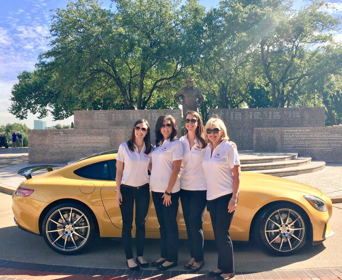 LisaGarland1's tweet photo. Perfect day for the annual #FSCoolOctober golf tournament @FSDallas ⛳️ https://t.co/P1o1x87SLX