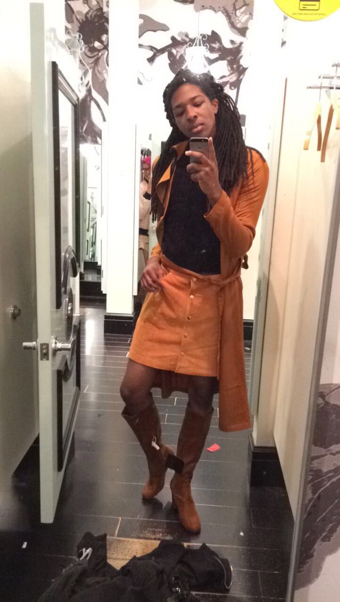 M0n3y_m3dusa's tweet image. I'm a genderfluid pansexual witch and if you can't handle me then that's your own ignorant problem 👻☠️🔮